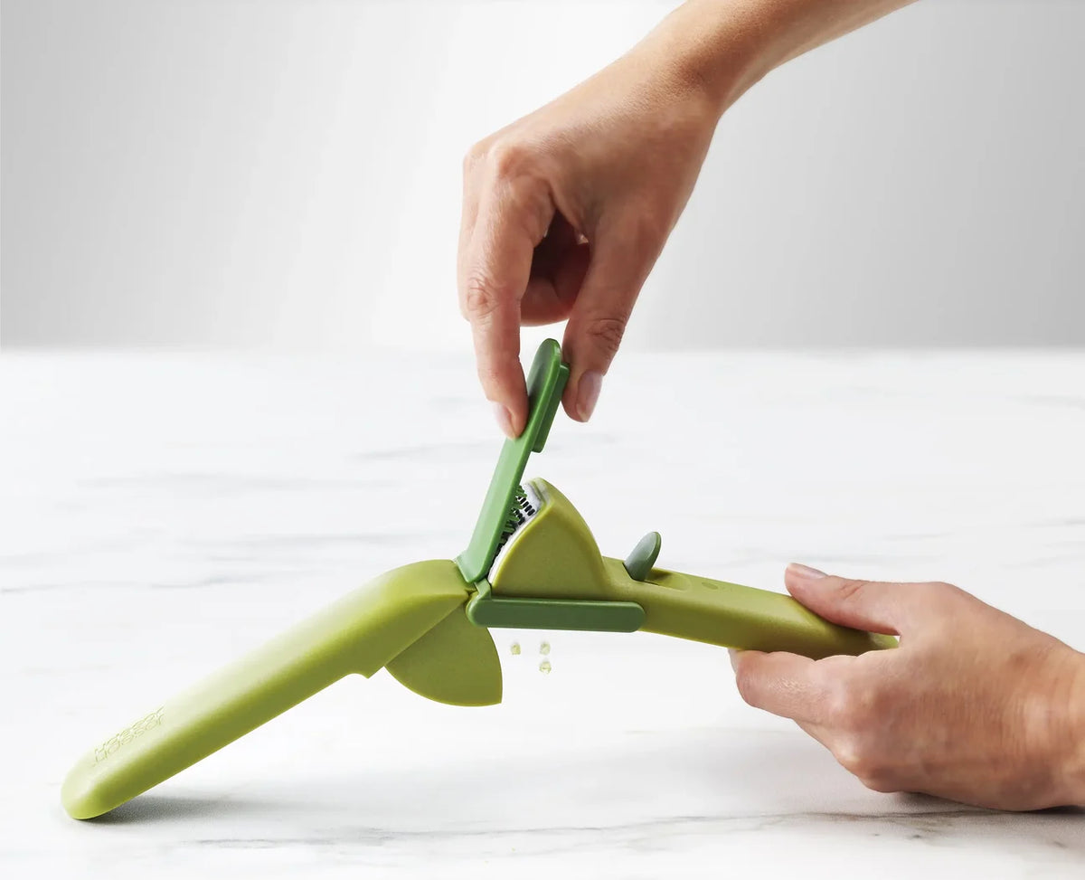garlic press