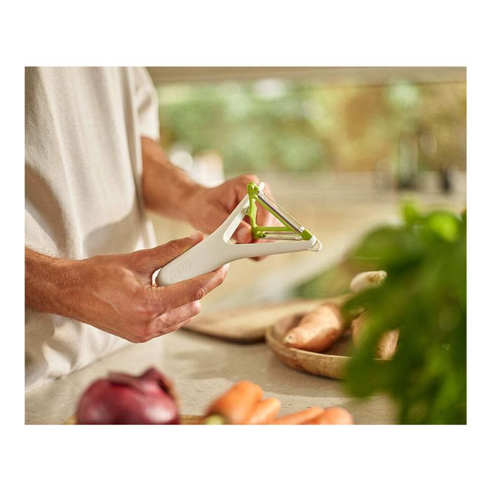 vegetable peeler