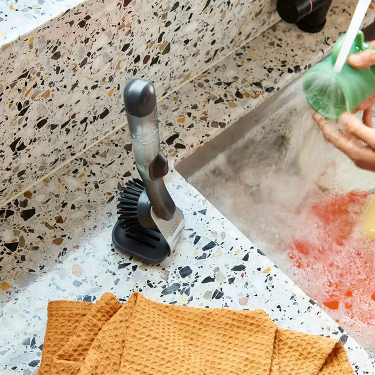 Soap Dispensing Dish Brush 