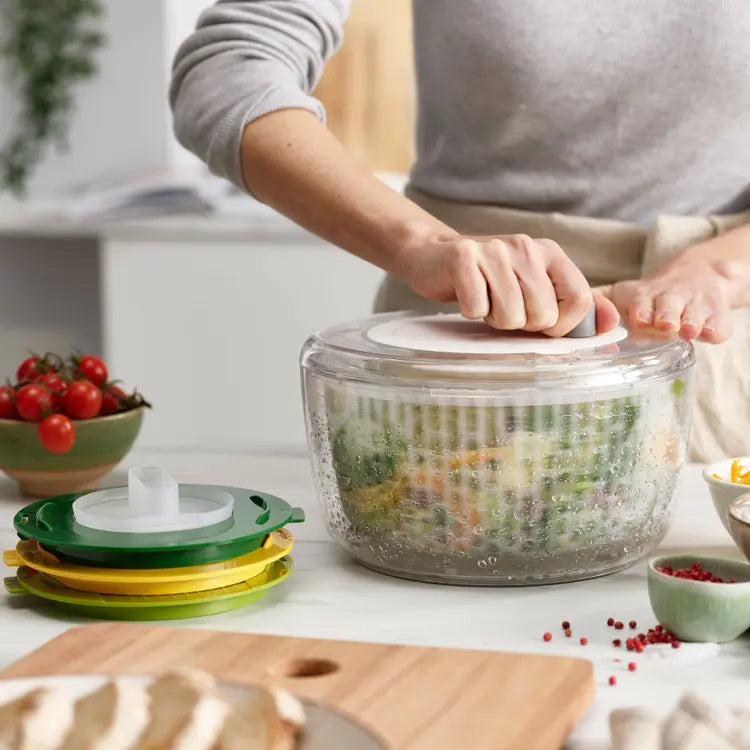 Salad Spinning
