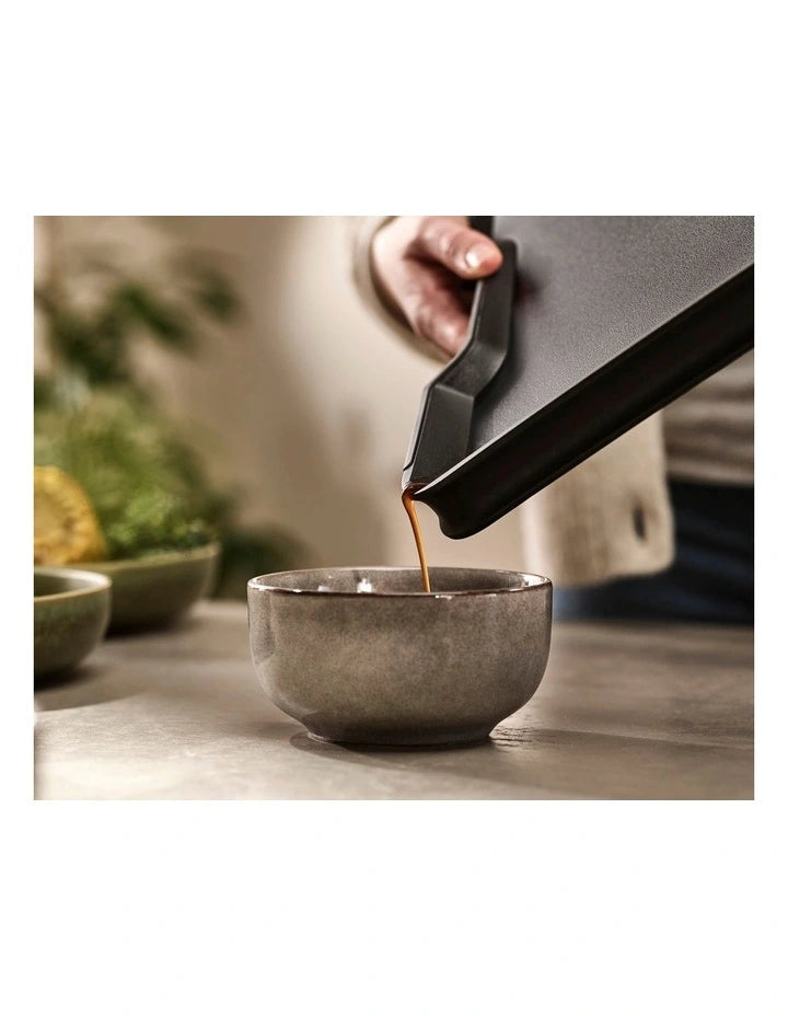 Joseph Joseph Cut&Carve Plus Multi-function Chopping Board Large - Black