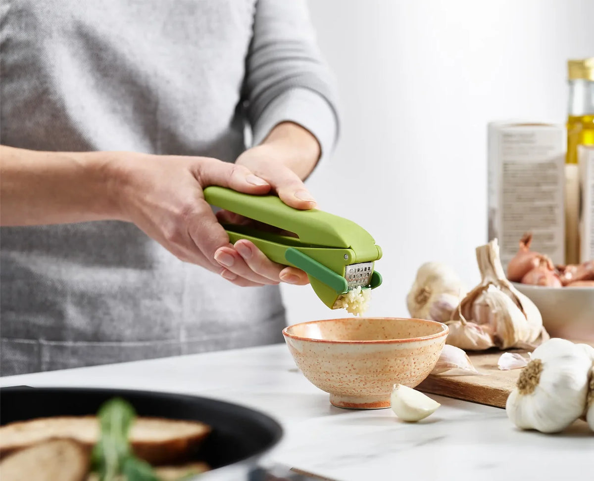 garlic press